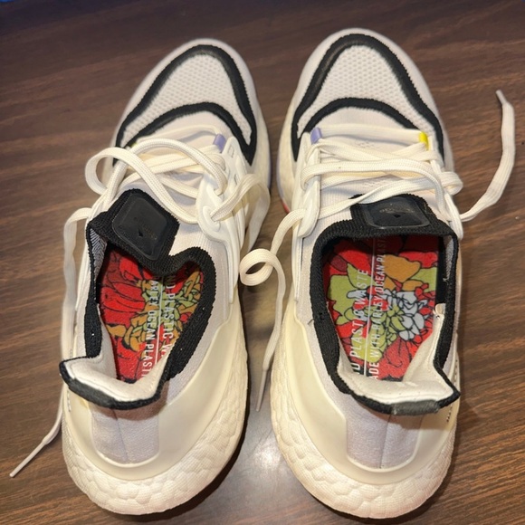 Adidas Ultra boost 22 shoes size 8 - Picture 4 of 5